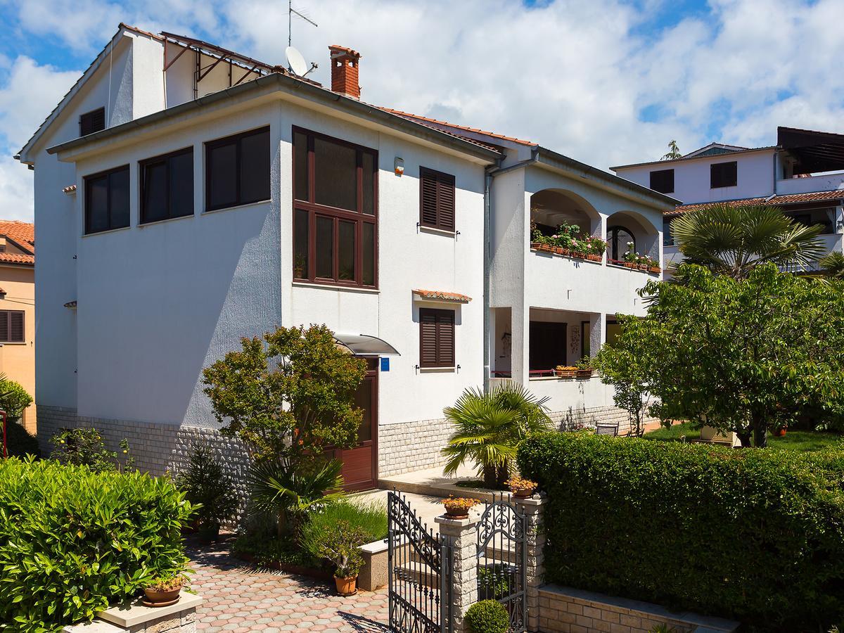 Apartments Neda Porec Esterno foto